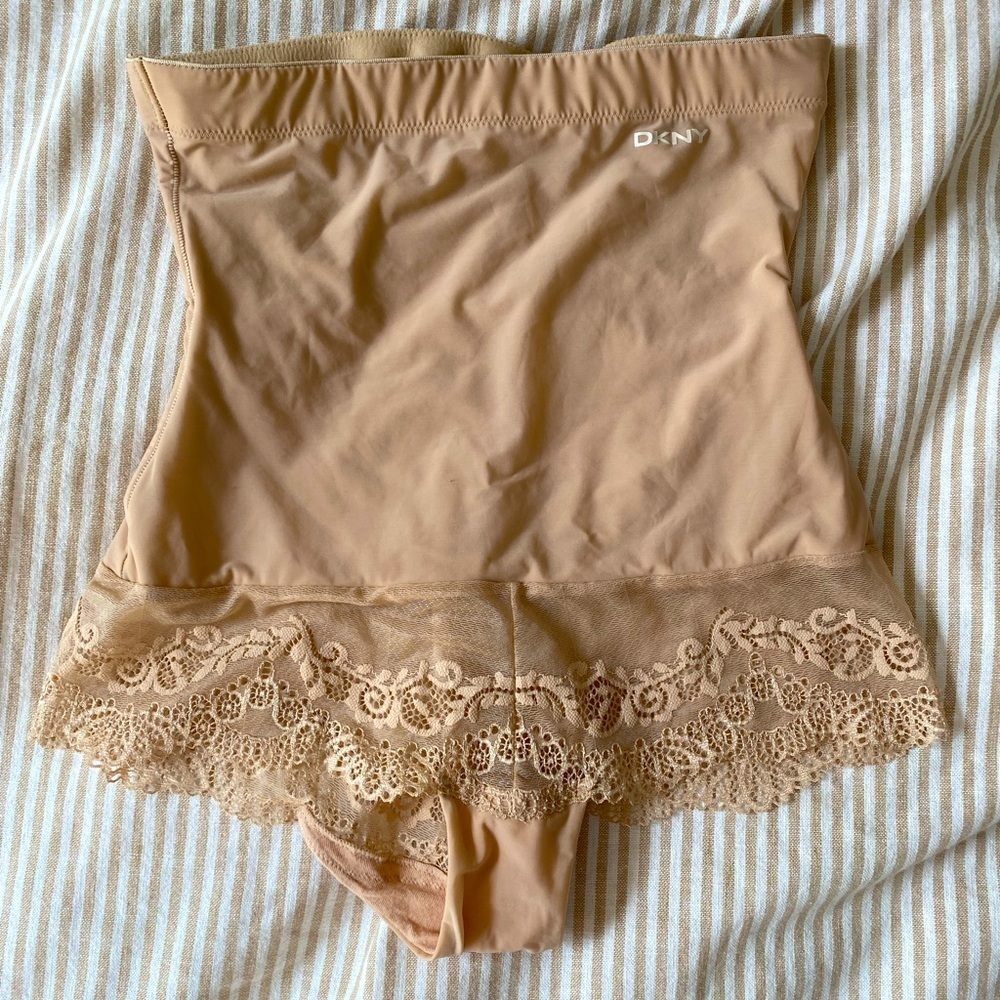 DKNY lace shape wear